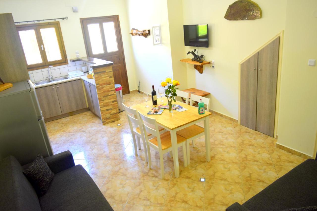 Dourios Ippos Apartments Frikes المظهر الخارجي الصورة