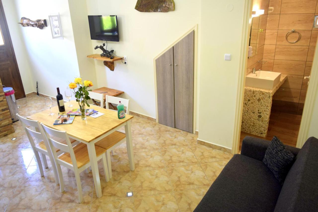 Dourios Ippos Apartments Frikes المظهر الخارجي الصورة
